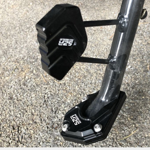 Stojan na motocykly a koloběžky — stabilní a praktický 