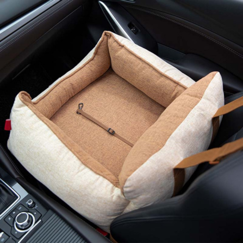 Silla de Coche para Perro – Comodidad y Seguridad en el Coche 